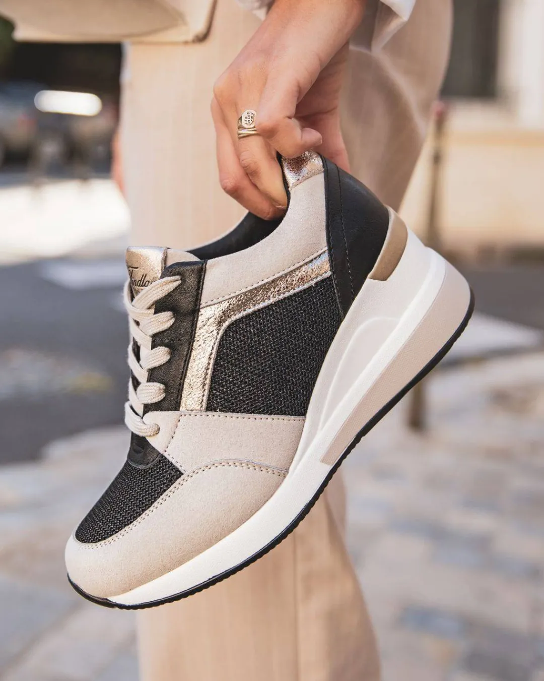 Outlet Casual Mode Basket femme compensée e à lacets - Caylee Noir