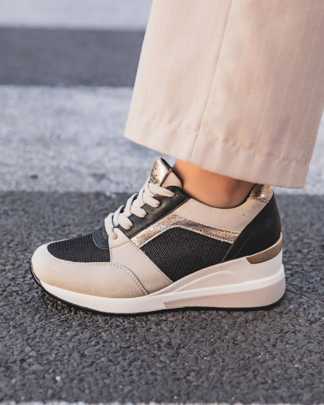 Outlet Casual Mode Basket femme compensée e à lacets - Caylee Noir