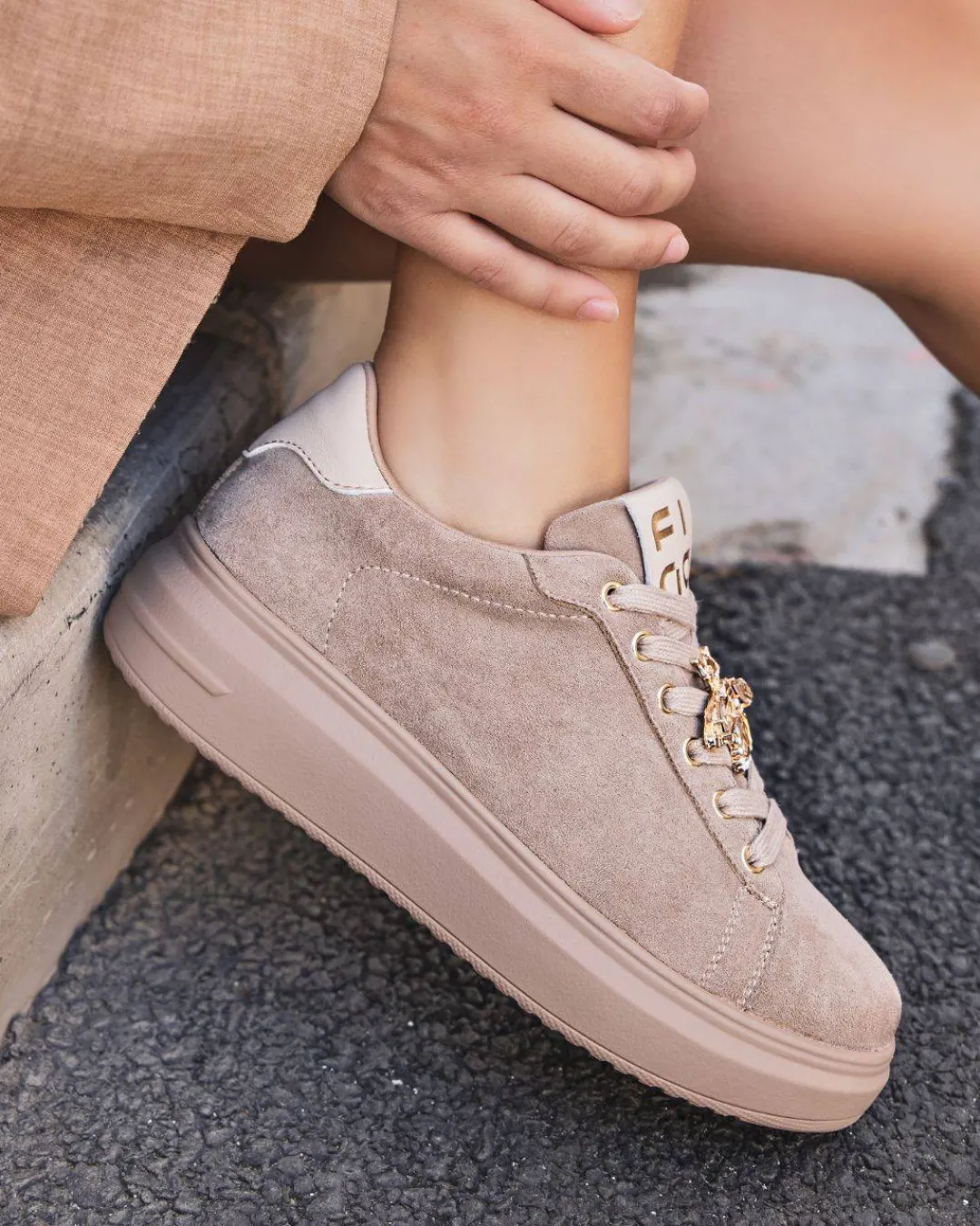 Fashion Casual Mode Basket femme taupe à lacets - Éléna Beige
