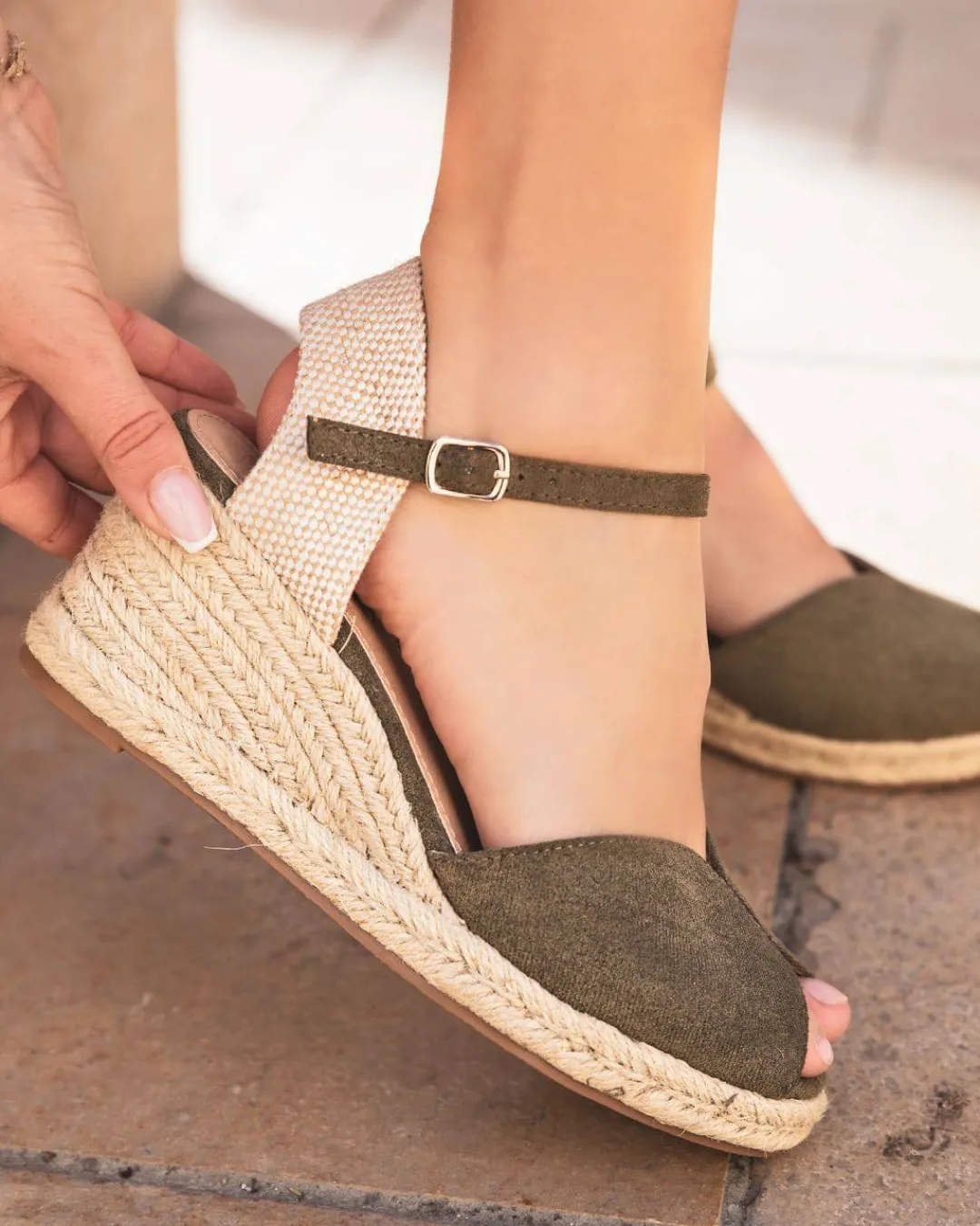 Hot Casual Mode Sandale femme compensée - Mona Kaki
