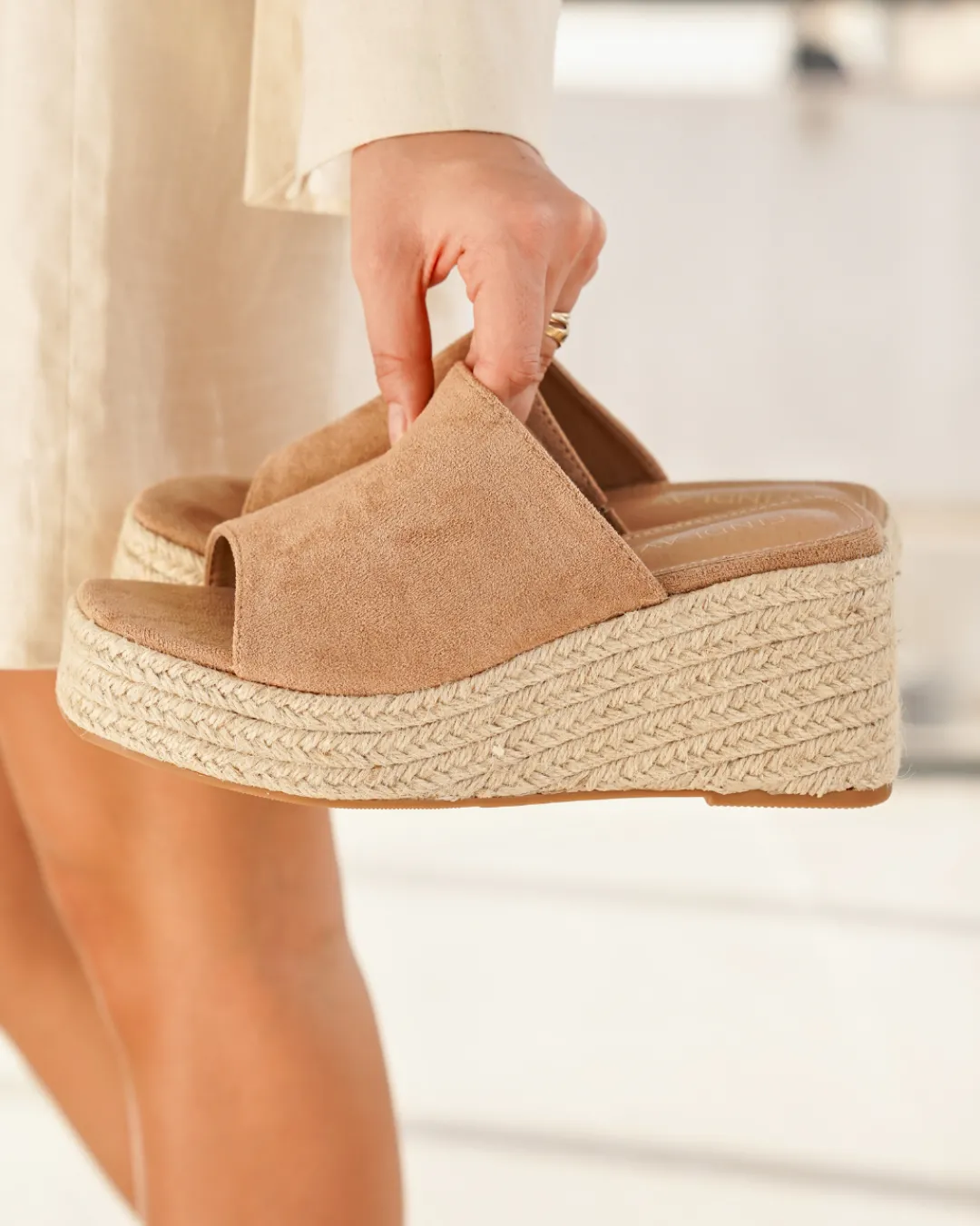 Outlet Casual Mode Sandale femme compensée - Pascale Taupe